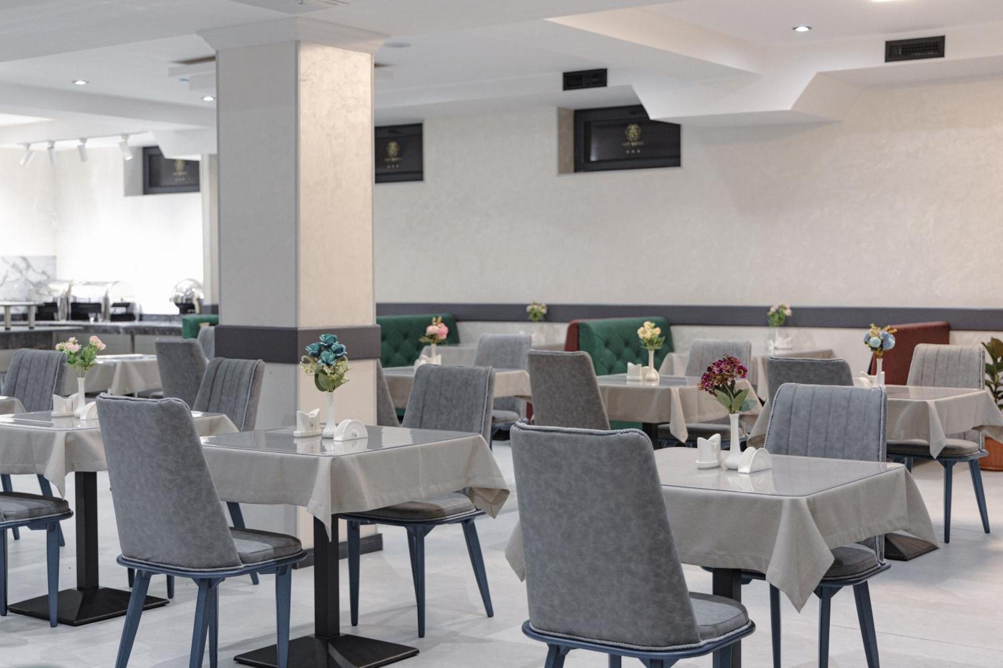 Art Royal Hotel Tashkent Esterno foto