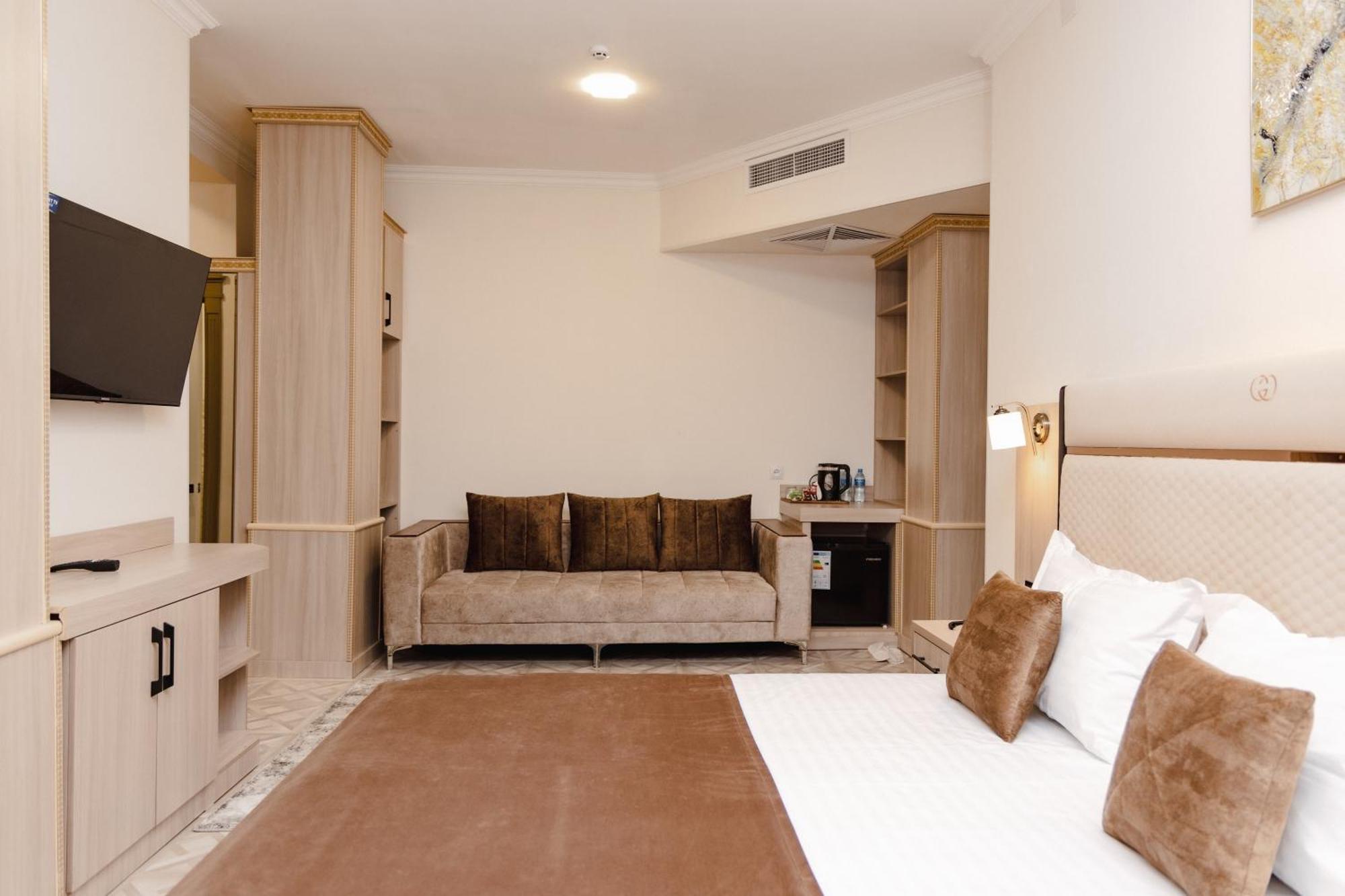 Art Royal Hotel Tashkent Esterno foto