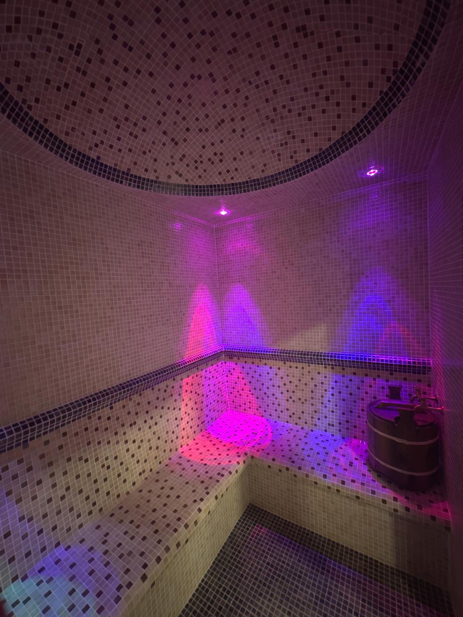 Art Royal Hotel Tashkent Esterno foto